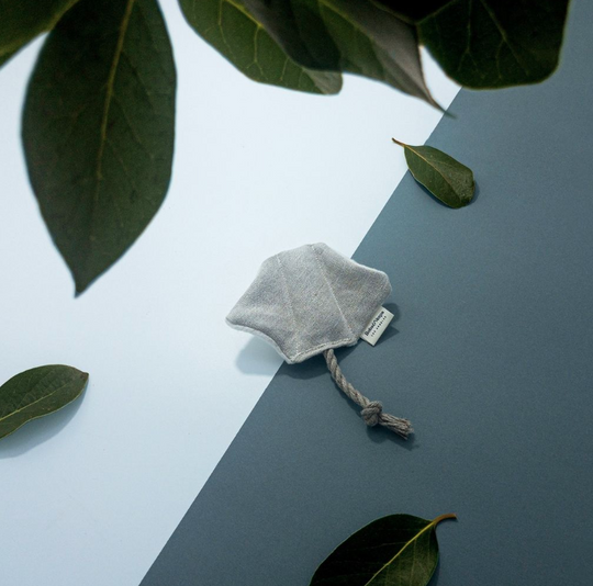 Boba & Vespa Stingray Cat Toy in Cotton with Buckwheat for Crinkles and Organic Catnip